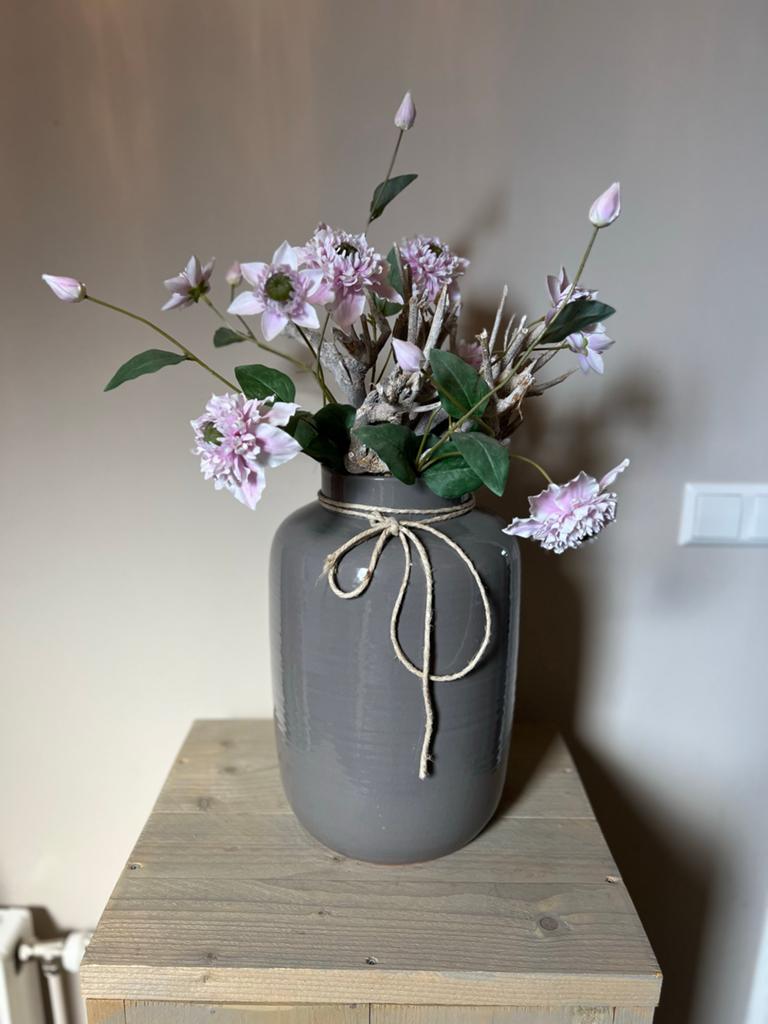 Mooie vaas / pot met kunst bloemen /zijde bloemen, Ophalen, Gebruikt