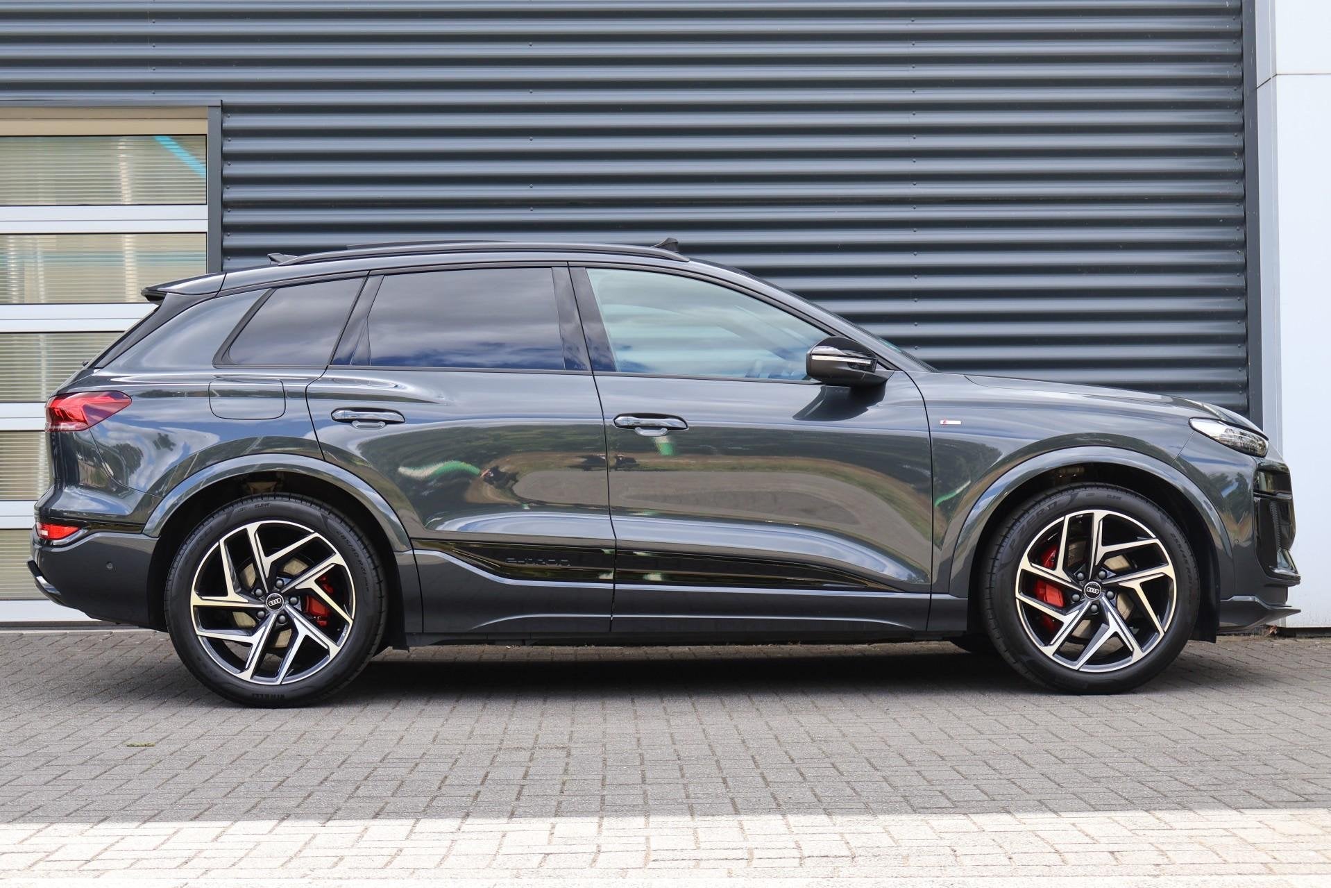 Audi Q6 e-tron 306pk S edition performance 100 kWh | Panoram, Auto's, Audi, Automaat, 12 maanden, Gebruikt, Leder
