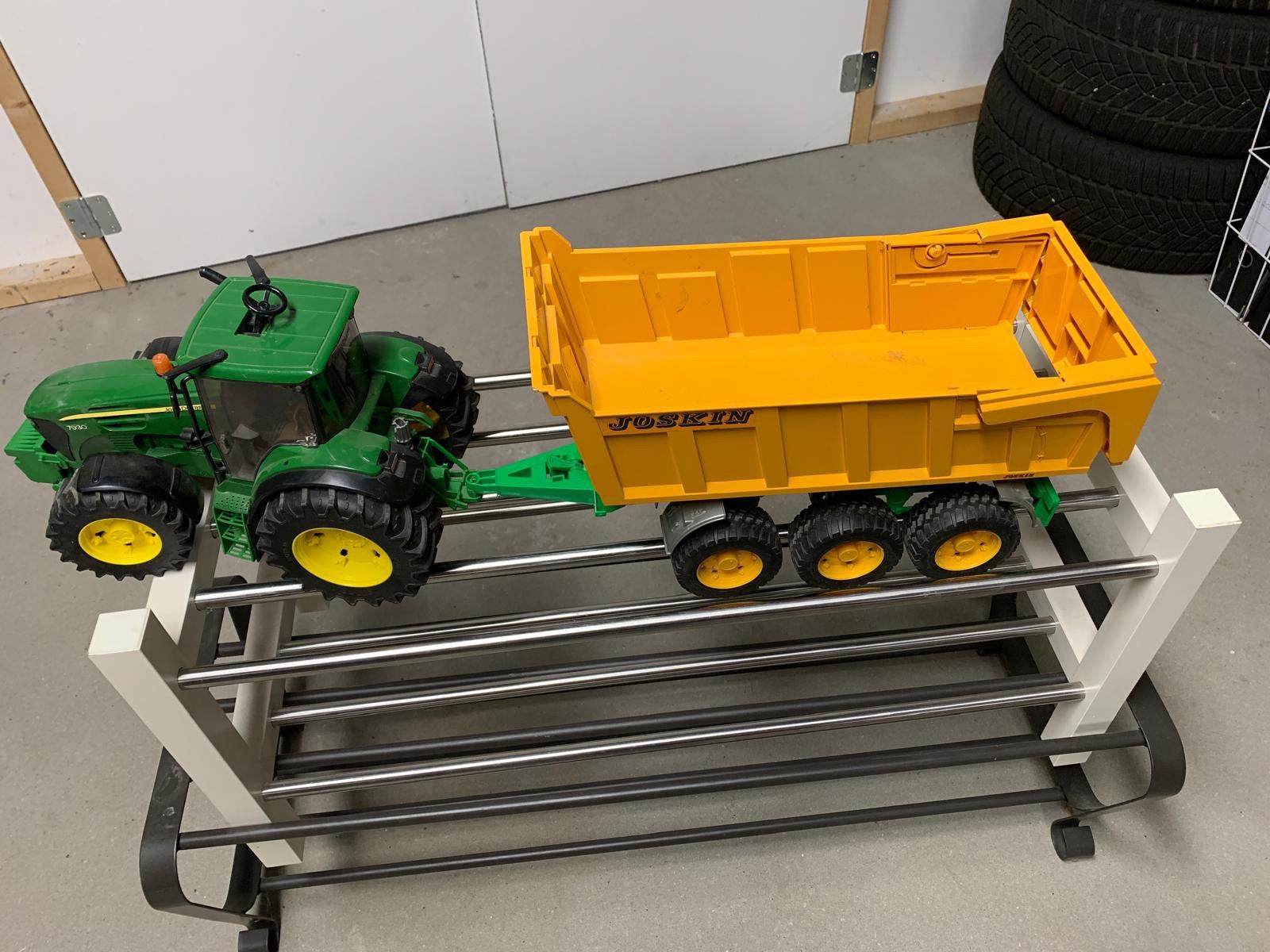 Bruder tractor John Deer en Joskin kiepaanhanger., Ophalen, Gebruikt, Tractor of Landbouw
