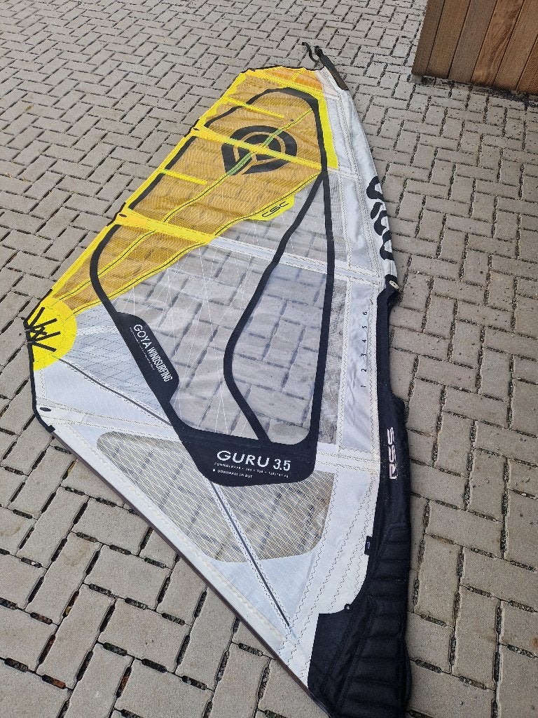 Goya guru 3.5, Watersport en Boten, Windsurfen, Ophalen, Zo goed als nieuw, Zeil, 3.5 tot 5 m²