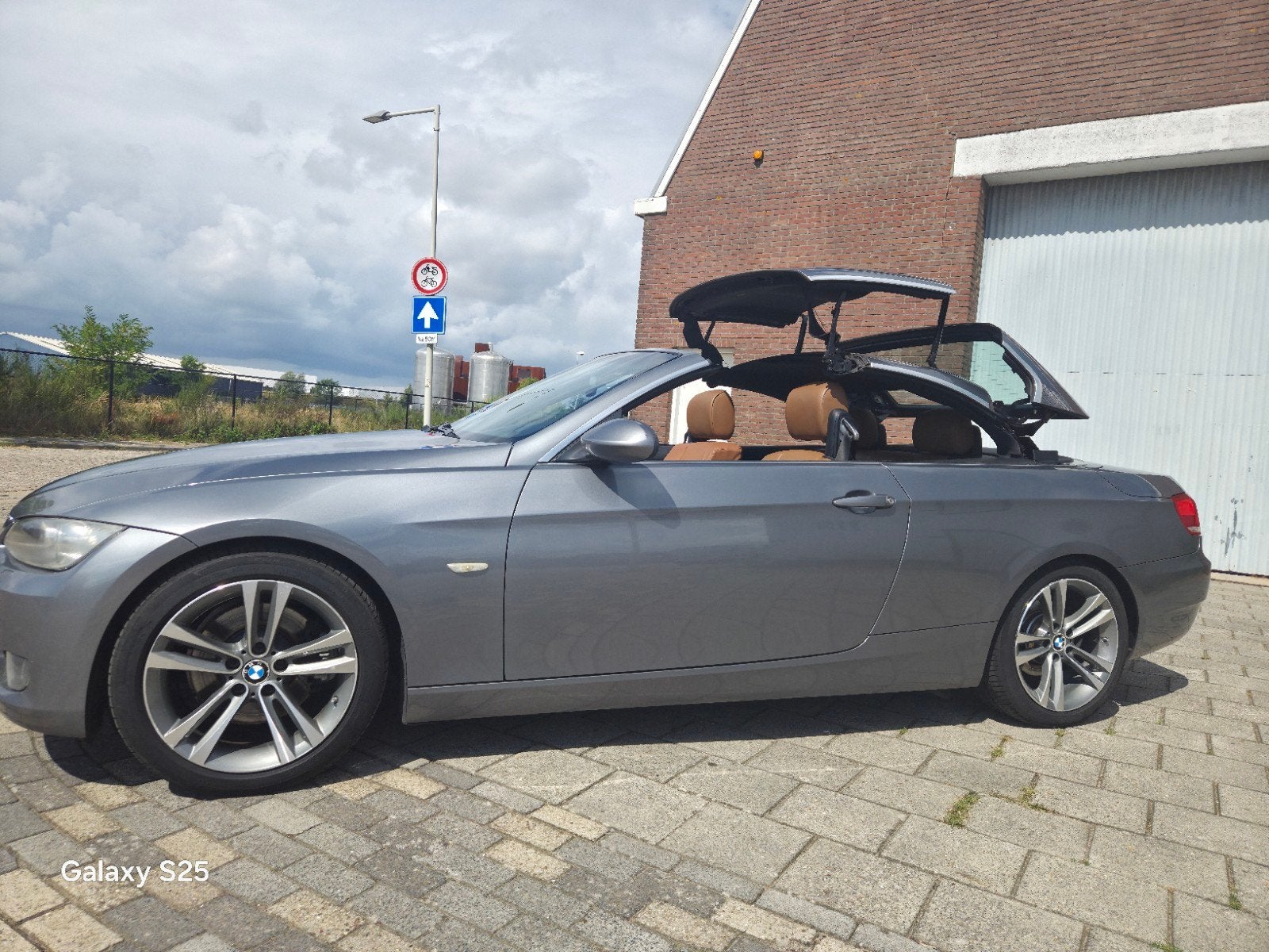 BMW 3-Serie 3.0 I 325 Cabrio 160KW AUT 2009 Grijs, Auto's, Achterwielaandrijving, Cabriolet, 4 stoelen, 2996 cc