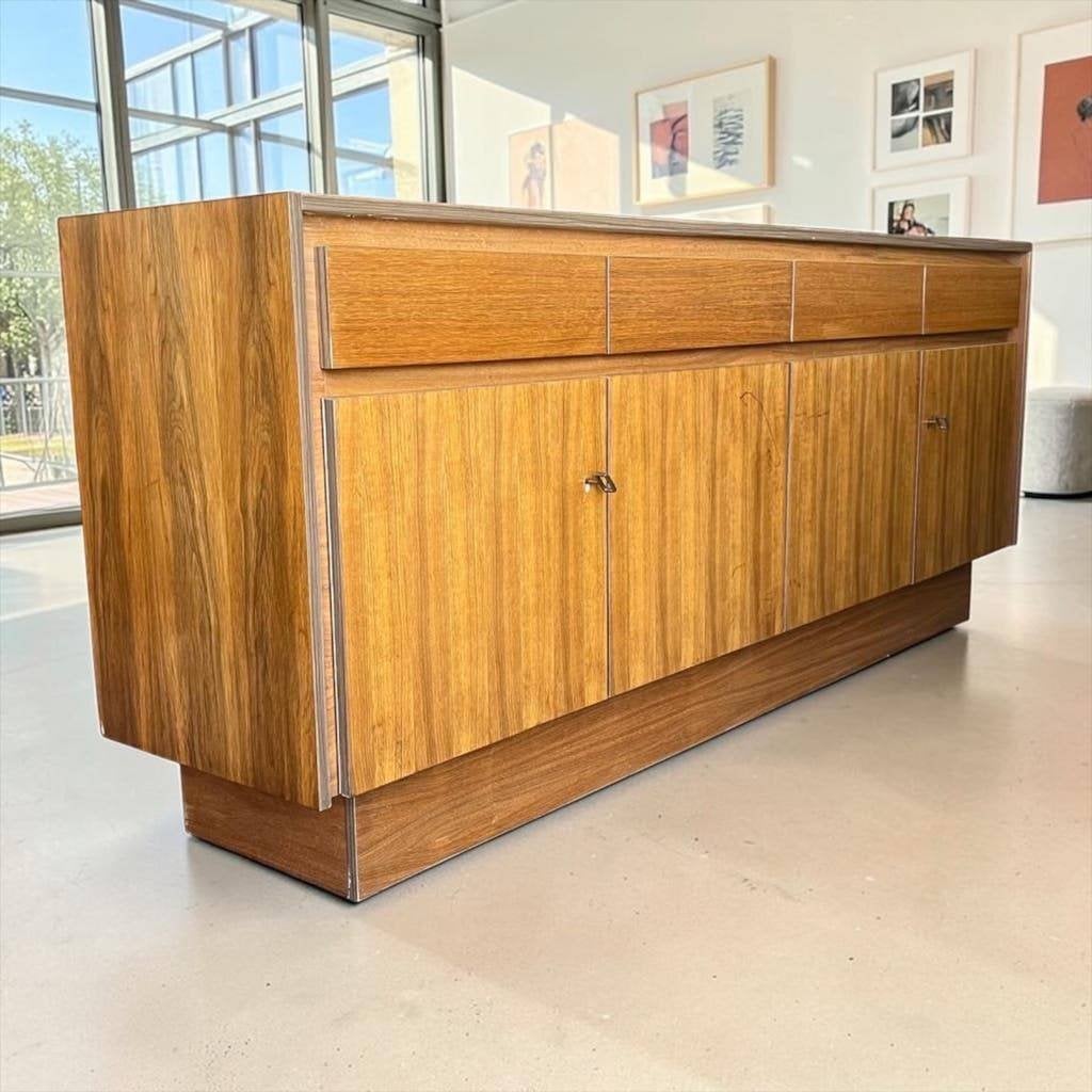 Vintage houten dressoir / buffetkast / lange kast, Antiek en Kunst, Ophalen