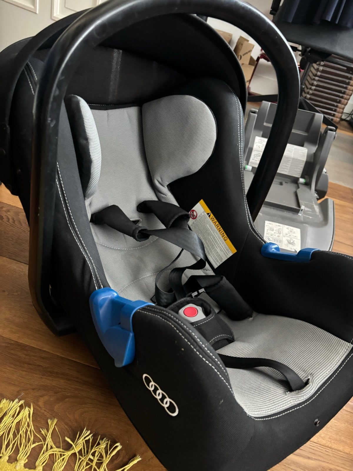 Audi autostoel met dubbele Isofix base en verkleiner, Ophalen, Autogordel of Isofix, Gebruikt, Zijbescherming