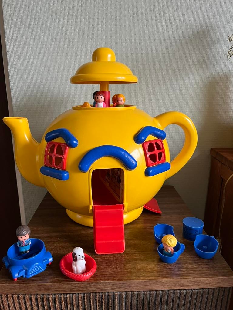 Vintage 1981 Bluebird big yellow teapot poppenhuis, Ophalen of Verzenden, Zo goed als nieuw, Poppenhuis