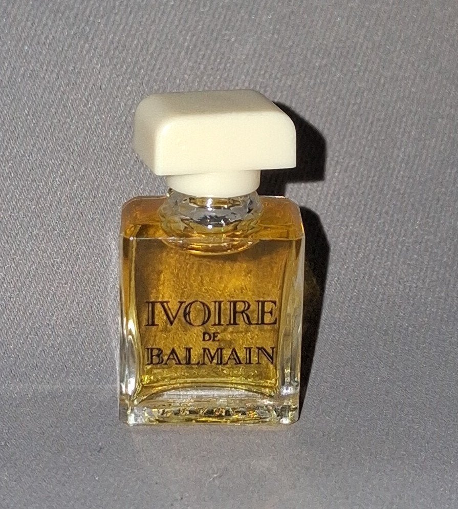 Volle parfum mini - Balmain Ivoire, Verzamelen, Parfumverzamelingen, Ophalen of Verzenden, Zo goed als nieuw, Miniatuur, Gevuld