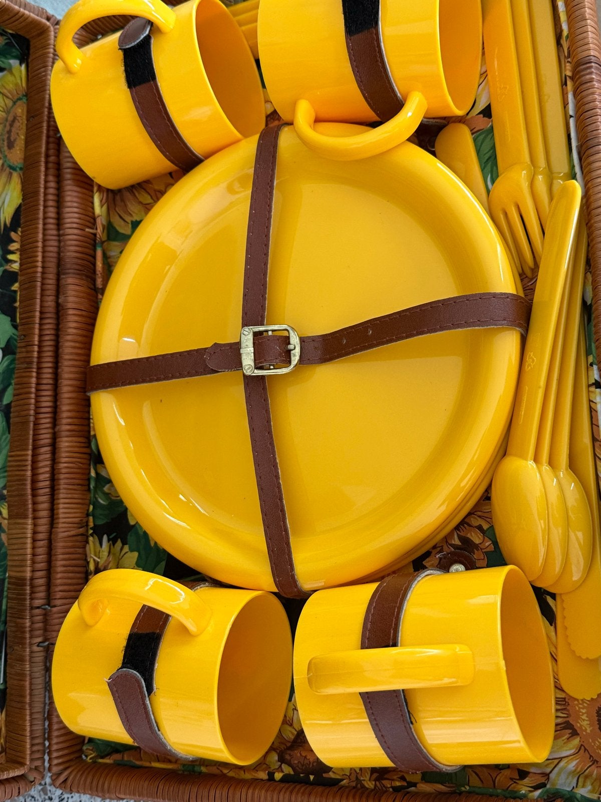 Vintage picknickmand met servies - Zonnebloem design, Ophalen, Gebruikt, Zonder inhoud
