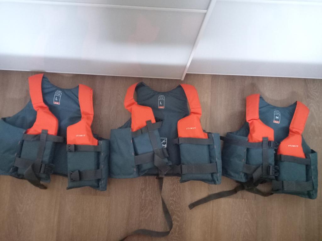 Reddingsvesten 2xL 1xM, Ophalen, Kind, Zo goed als nieuw, Decathlon