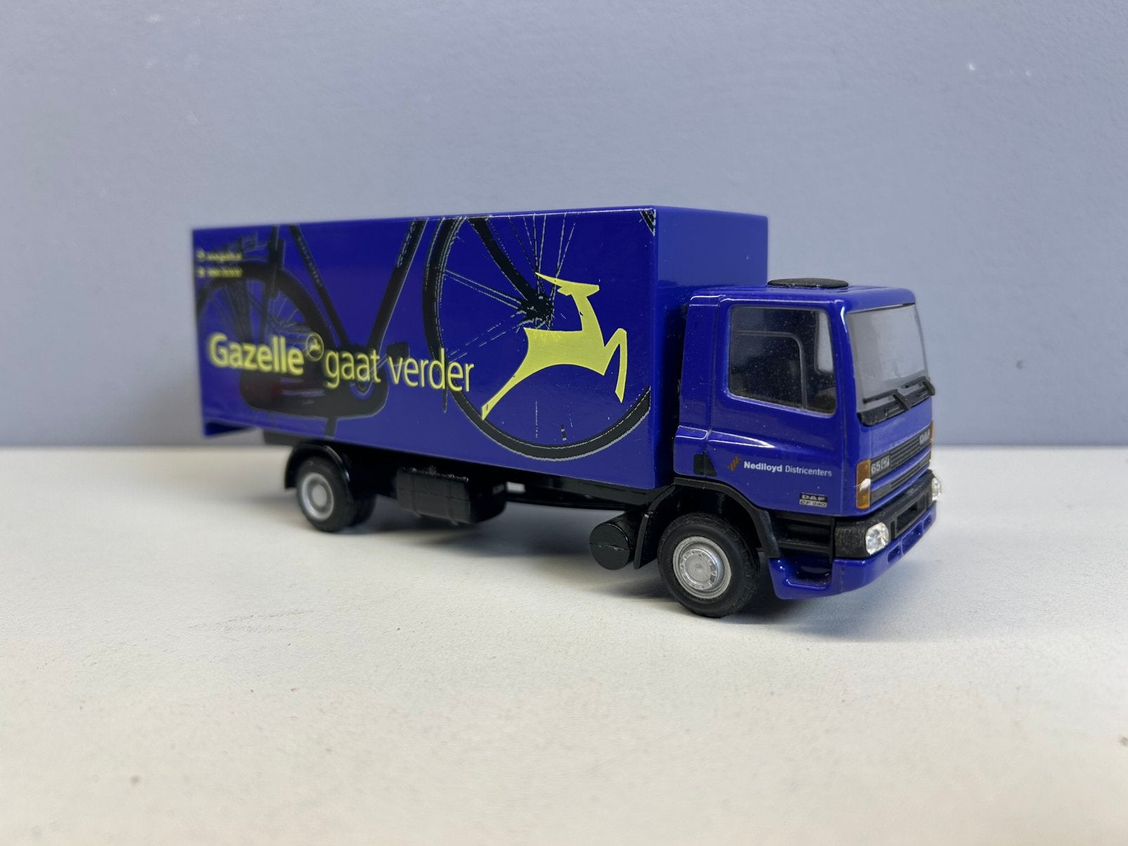 Lion toys car Daf 65CF dealer uitgave Gazelle Nedlloyd 1:50, Ophalen of Verzenden, Zo goed als nieuw, Bus of Vrachtwagen, Lion Toys