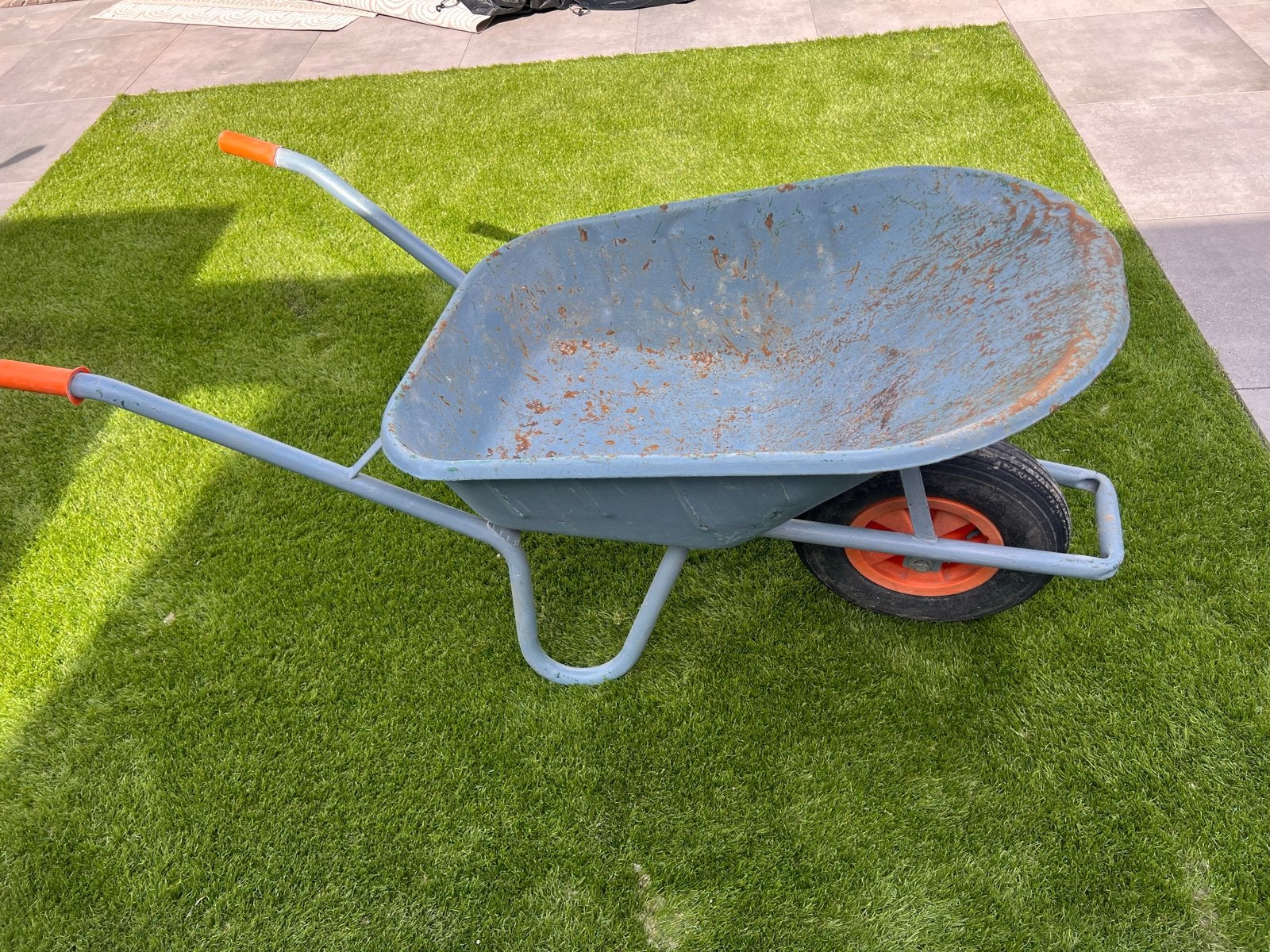 Stevige kruiwagen - Ideaal voor tuin en bouw, Ophalen, Gebruikt, Handmatig, Eenwielig
