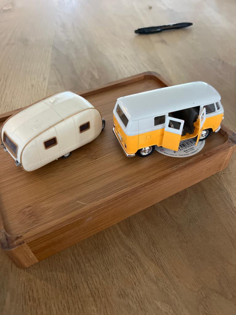 Volkswagen T1 Camper met caravan model, Hobby en Vrije tijd, Modelbouw | Auto's en Voertuigen, Zo goed als nieuw, Auto, 1:50 of kleiner