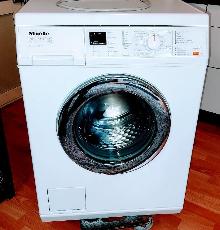 Te Koop een goede Miele wasmachine, Witgoed en Apparatuur, Wasmachines, Ophalen, Gebruikt, Voorlader, 85 tot 90 cm
