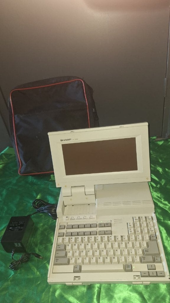 Sharp PC-4502E vintage DOS-laptop – werkend getest, Ophalen, Sharp