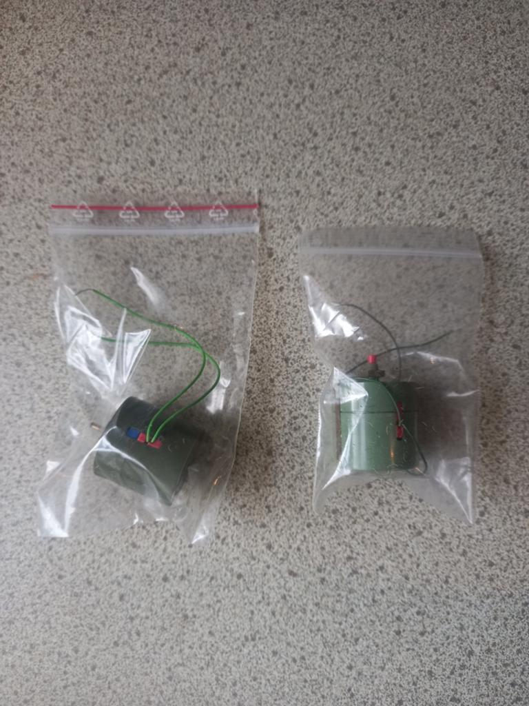 2 stuks Faller HO motertjes voor Kermis attracties Een koop, Hobby en Vrije tijd, Ophalen of Verzenden, Gebruikt, Brug, Tunnel of Gebouw
