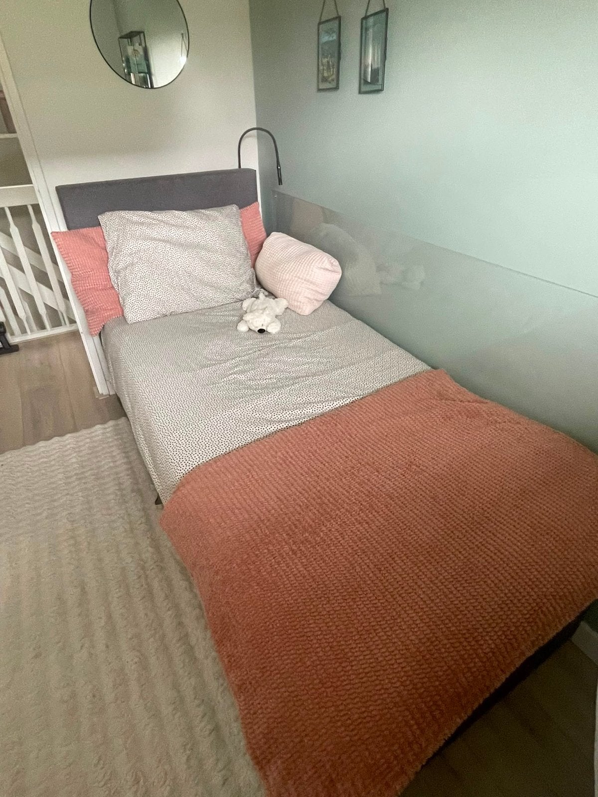 Boxspring met luxe topper en bedlampje, uitstekende staat, Ophalen, 90 cm, Eenpersoons, Zwart