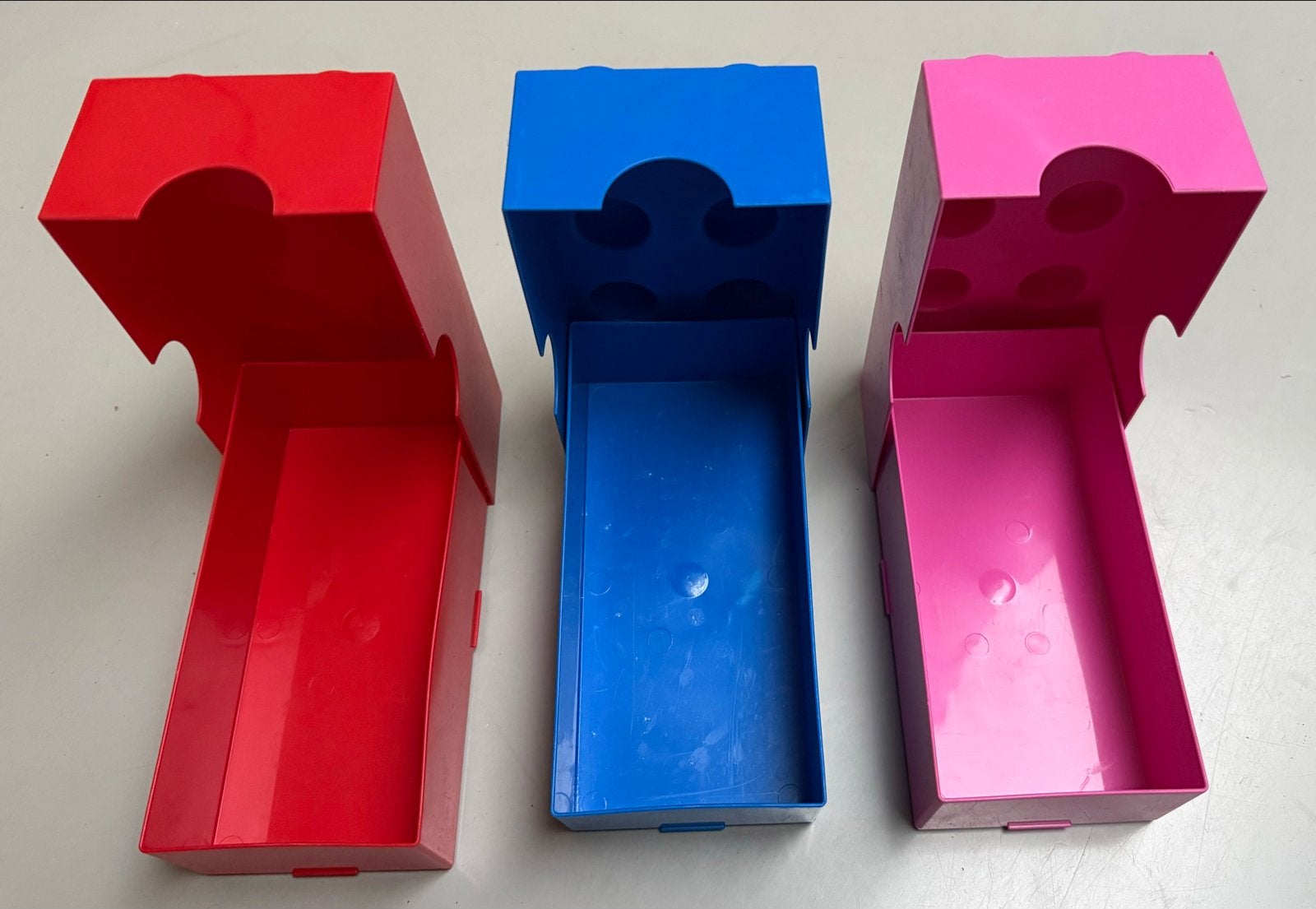 Lego lunchbox / broodtrommel - 3 stuks (rood, blauw, roze), Gebruikt, Kunststof, Ophalen of Verzenden, Meerkleurig