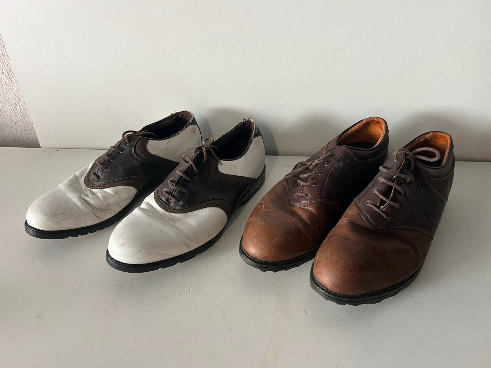 Golfschoenen: 2 paar, bruin en wit/bruin maat 44, Ophalen of Verzenden, Gebruikt, Schoenen, Overige merken