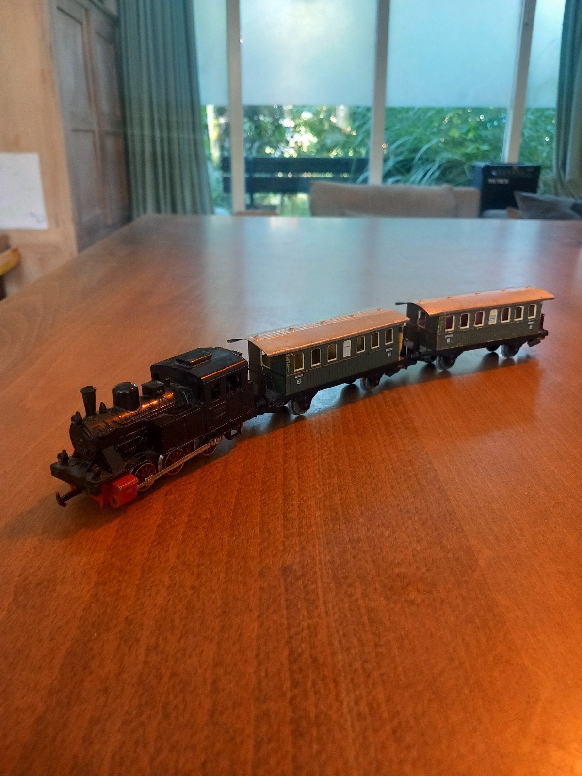 Märklin locomotief en twee karretjes, Wisselstroom, Gebruikt, Locomotief, Ophalen of Verzenden
