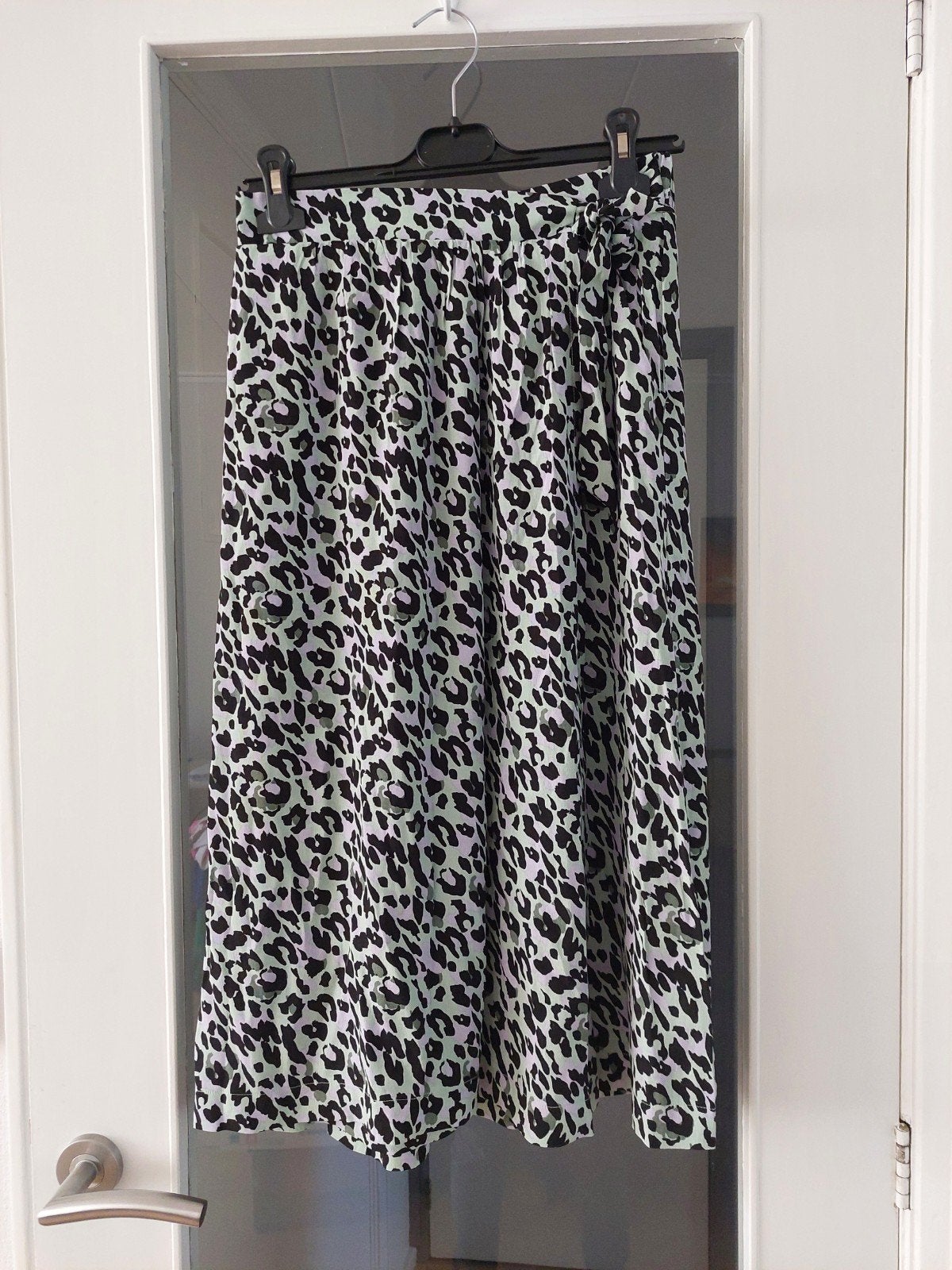 Nieuwe HEMA omslagrok mint met panterprint maat S, Kleding | Dames, Paars, Nieuw, Ophalen of Verzenden, Maat 36 (S)