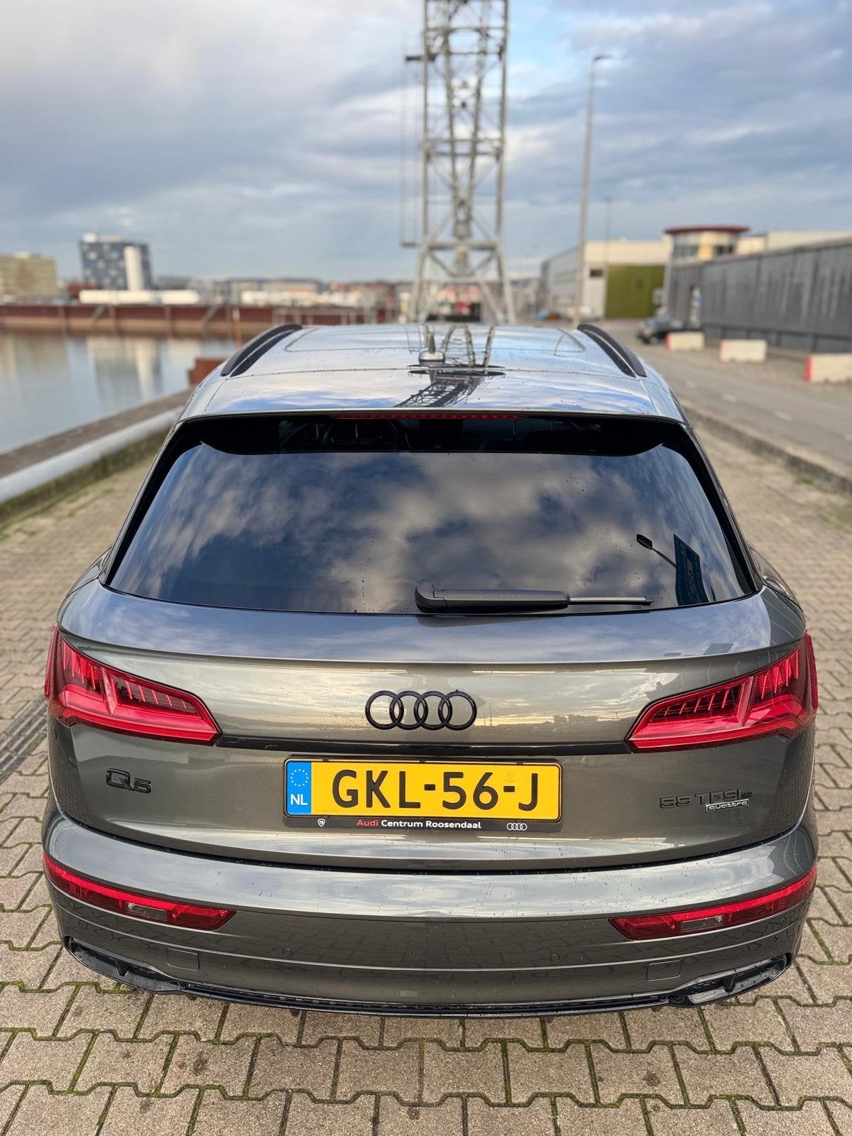 Audi Q5 55 Tfsi e Quattro 367pk S-line PANO HEADUP VOL VOL, Auto's, 2005 kg, 1750 kg, Zwart, 4 cilinders
