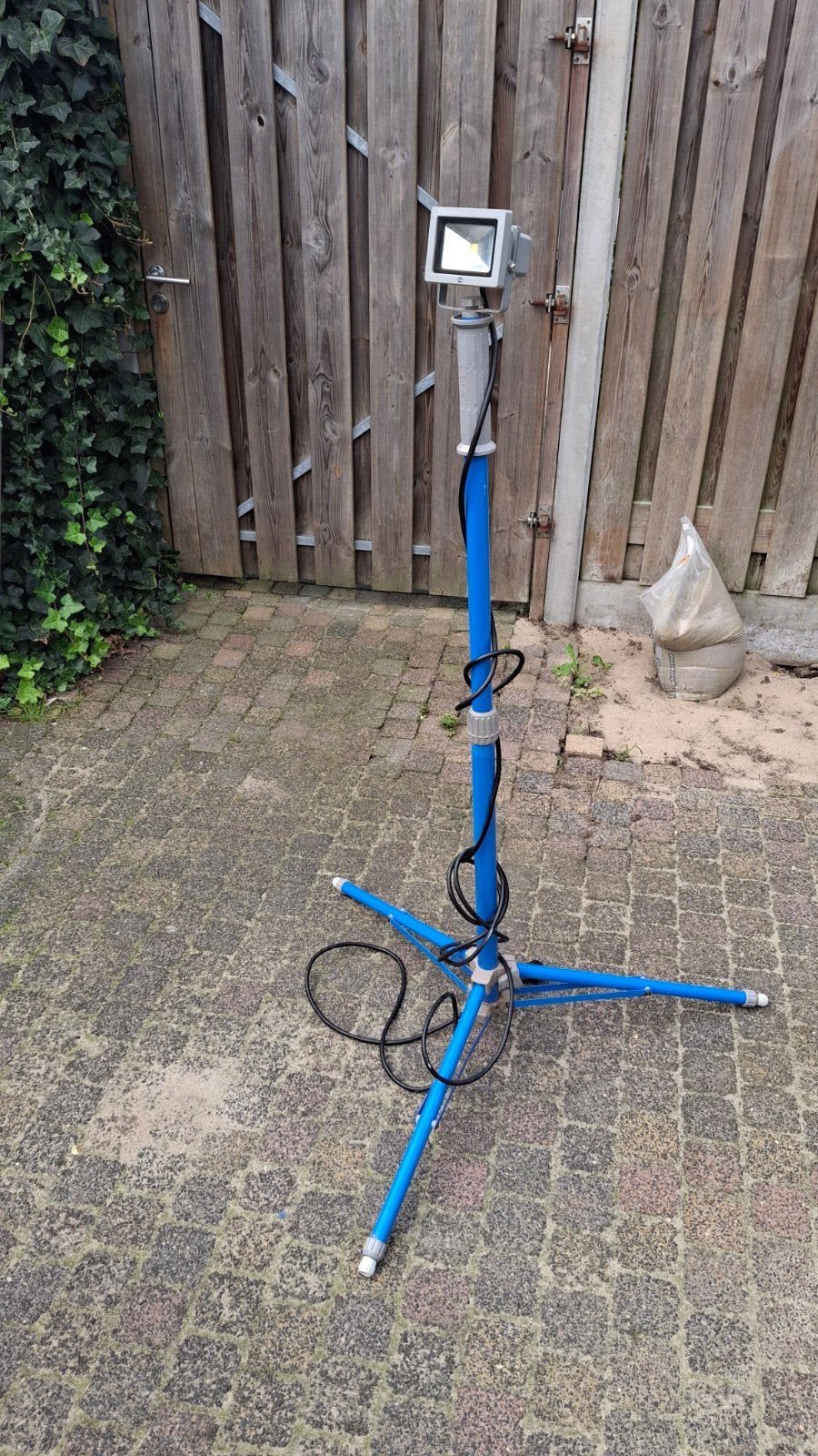 bouwlamp bouw spot op statief primae lux, Ophalen of Verzenden