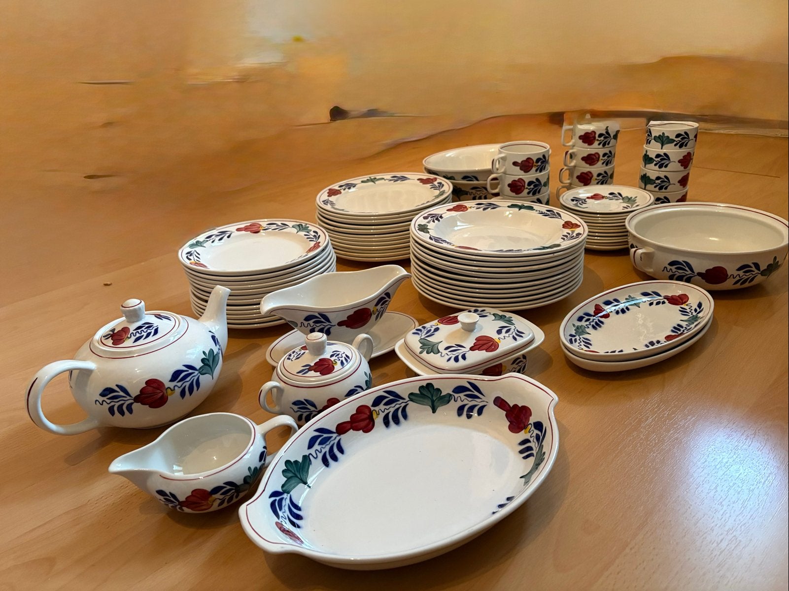 Groot Boerenbont servies - Royal Boch - Handgeschilderd, Gebruikt, Ophalen of Verzenden, Aardewerk, Boerenbont