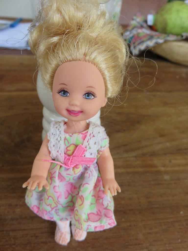 BARBIE SHELLY  NR 2, Ophalen of Verzenden, Zo goed als nieuw, Pop