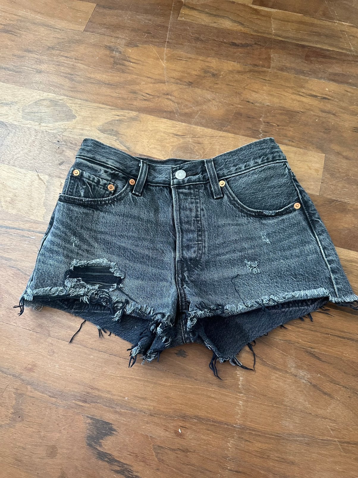 LEVI’S korte broek, Ophalen of Verzenden, Zo goed als nieuw, Zwart, Kort