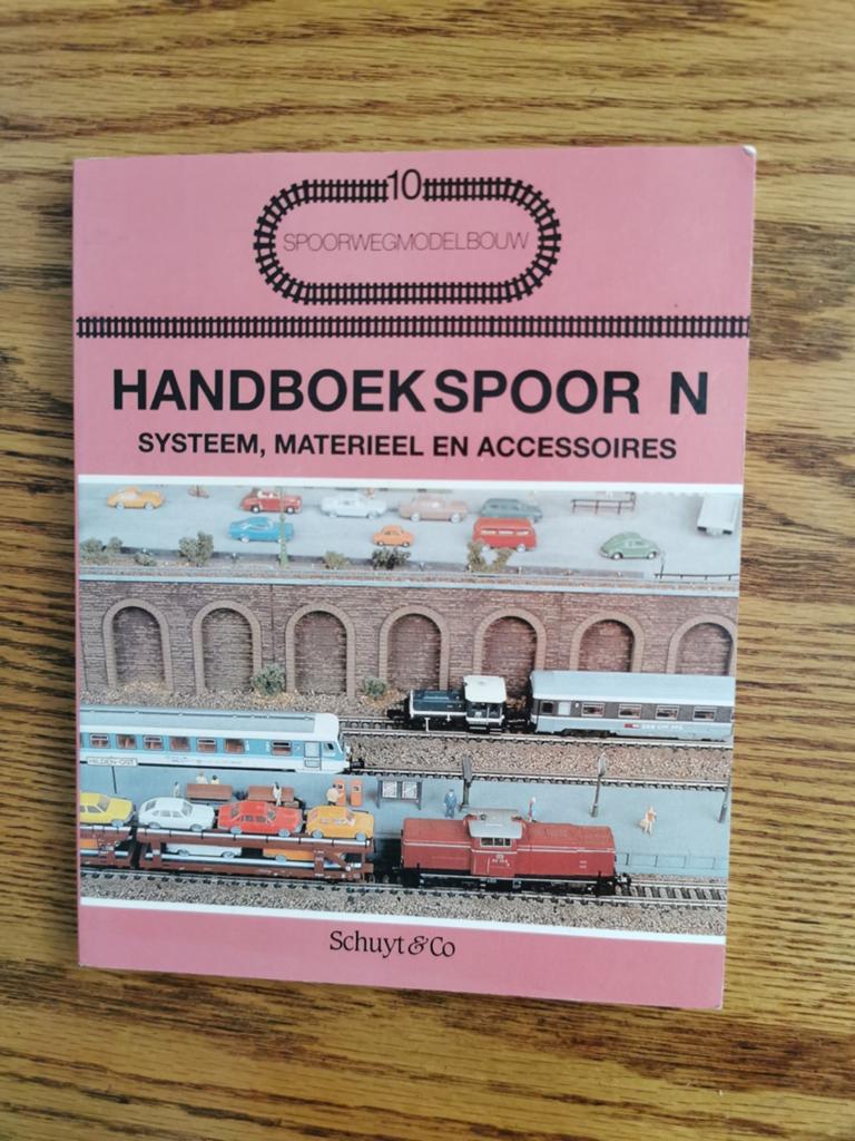 Handboek Spoor N: Systeem, Materieel en Accessoires, Analoog, Ophalen of Verzenden, Zo goed als nieuw, Fleischmann