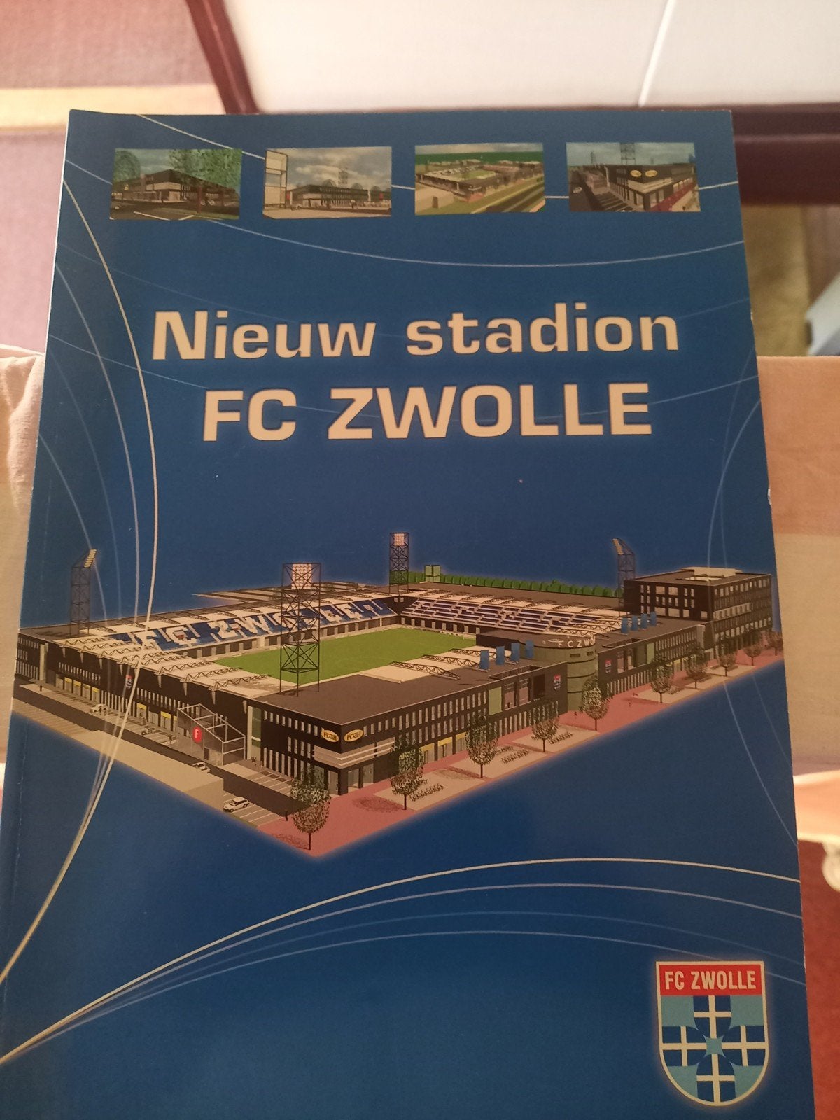 Nieuw Stadion Pec Zwolle, Verzamelen, Sportartikelen en Voetbal, Ophalen of Verzenden, Zo goed als nieuw, Overige binnenlandse clubs