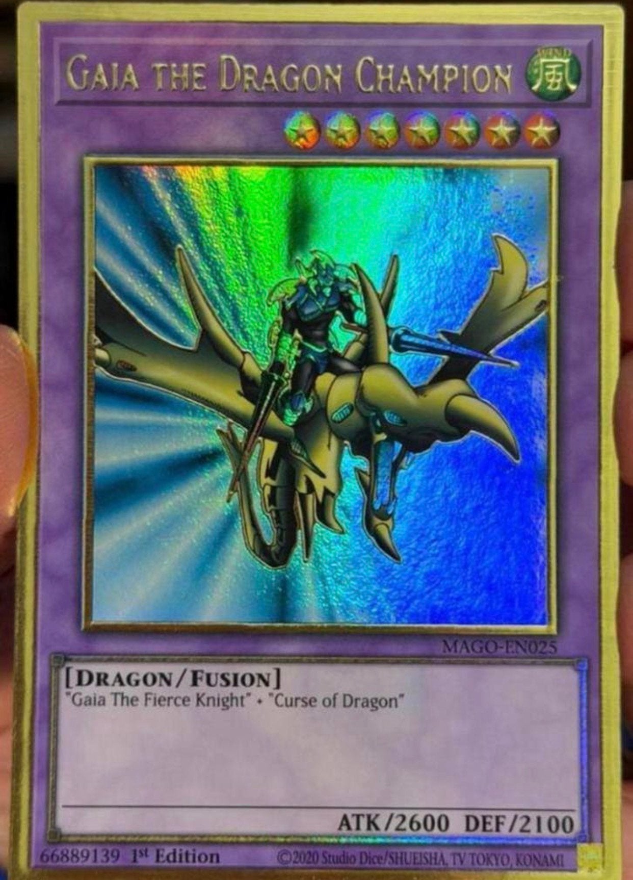 Yu-Gi-Oh! Gaia the Dragon Champion MAGO 1st Edition !, Ophalen of Verzenden, Zo goed als nieuw, Losse kaart, Foil