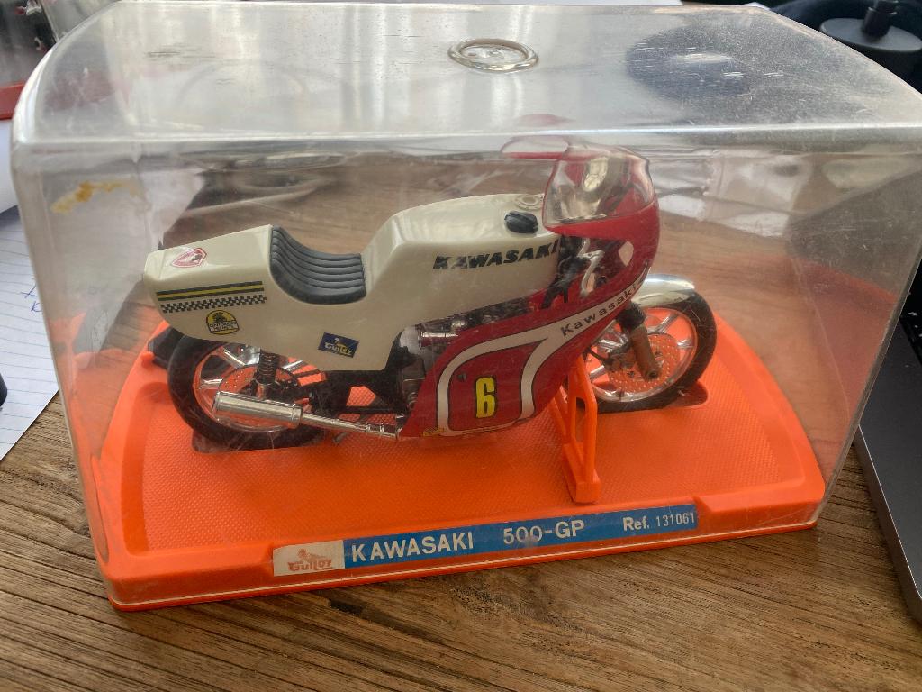 Guiloy miniatuur "Kawasaki 500 GP" ref. 131061, Ophalen of Verzenden, Zo goed als nieuw, Motoren