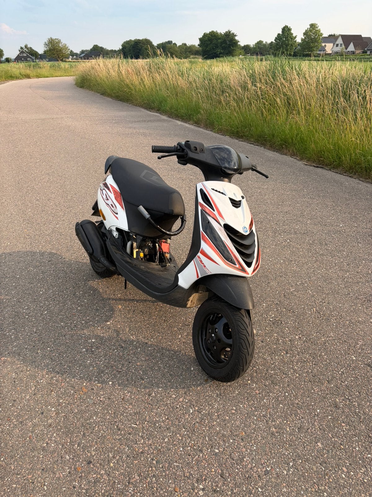 Zip 150cc lc 2003 (a1 keurbaar met 125 blokpapieren), Fietsen en Brommers, Ophalen, Zo goed als nieuw, Benzine, Zip