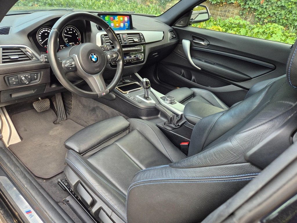 BMW 1-serie M Sport Edition H&K Apple CarPlay LM NAP Keyless, Gebruikt, 1290 kg, 4 stoelen, Zwart