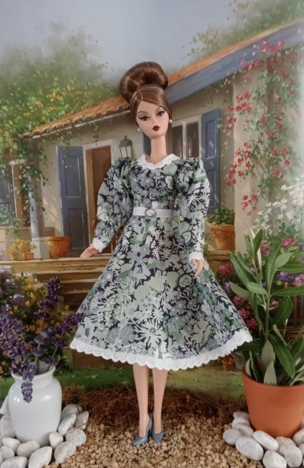 Leuke bloemetjesjurk voor Barbie jaren 50 style, Verzamelen, Poppen, Ophalen of Verzenden, Gebruikt, Kleertjes