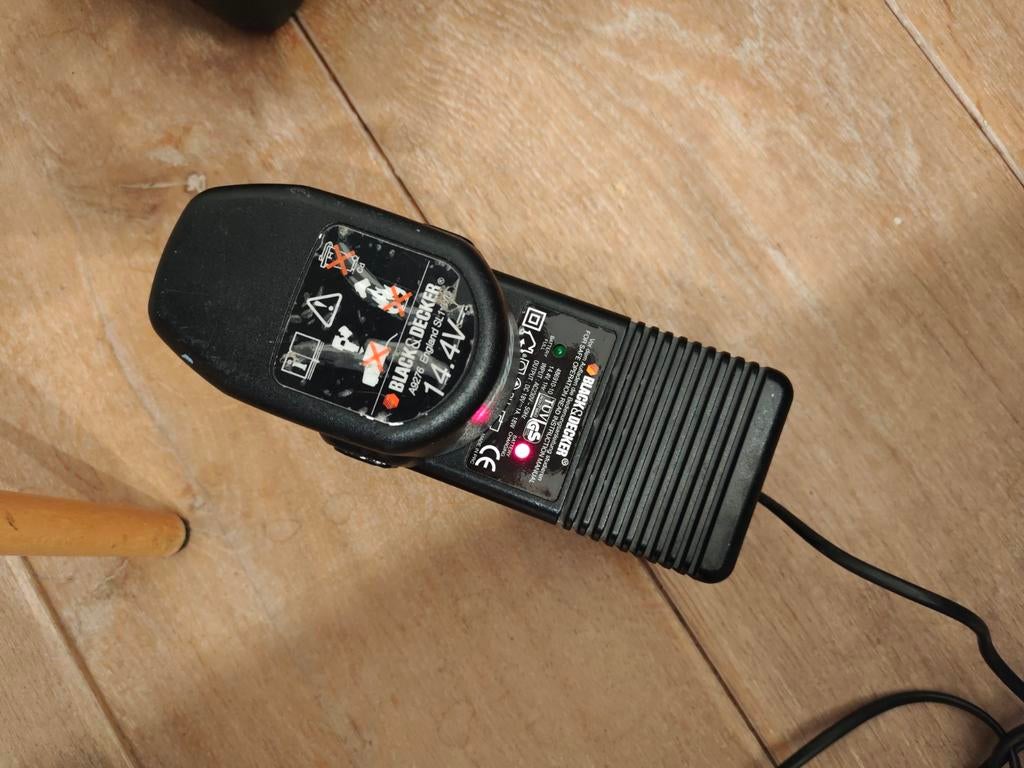 Black & Decker 14.4V Oplader 486910-10, Ophalen of Verzenden, Gebruikt, Minder dan 400 watt, Overige typen