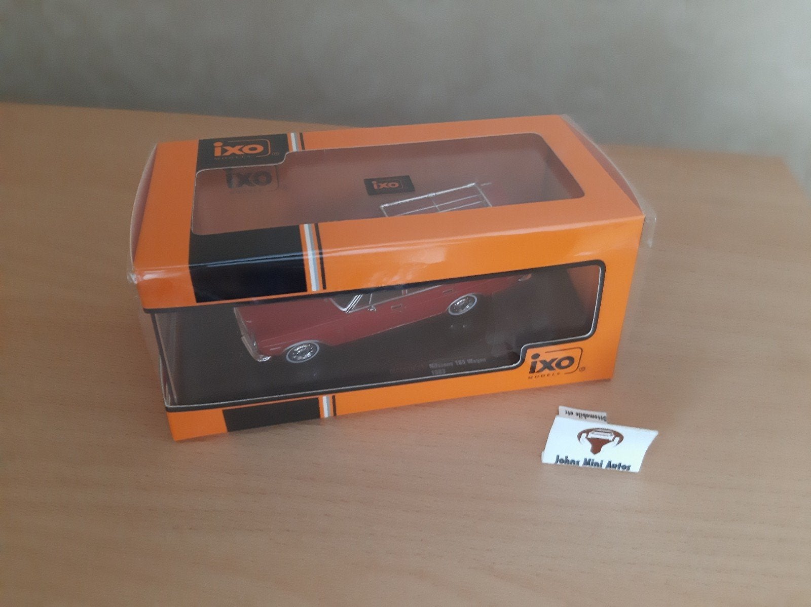 Volvo 165 uit 1977 Rood van IXO 1:43, Overige merken, Auto, IXO, Nieuw