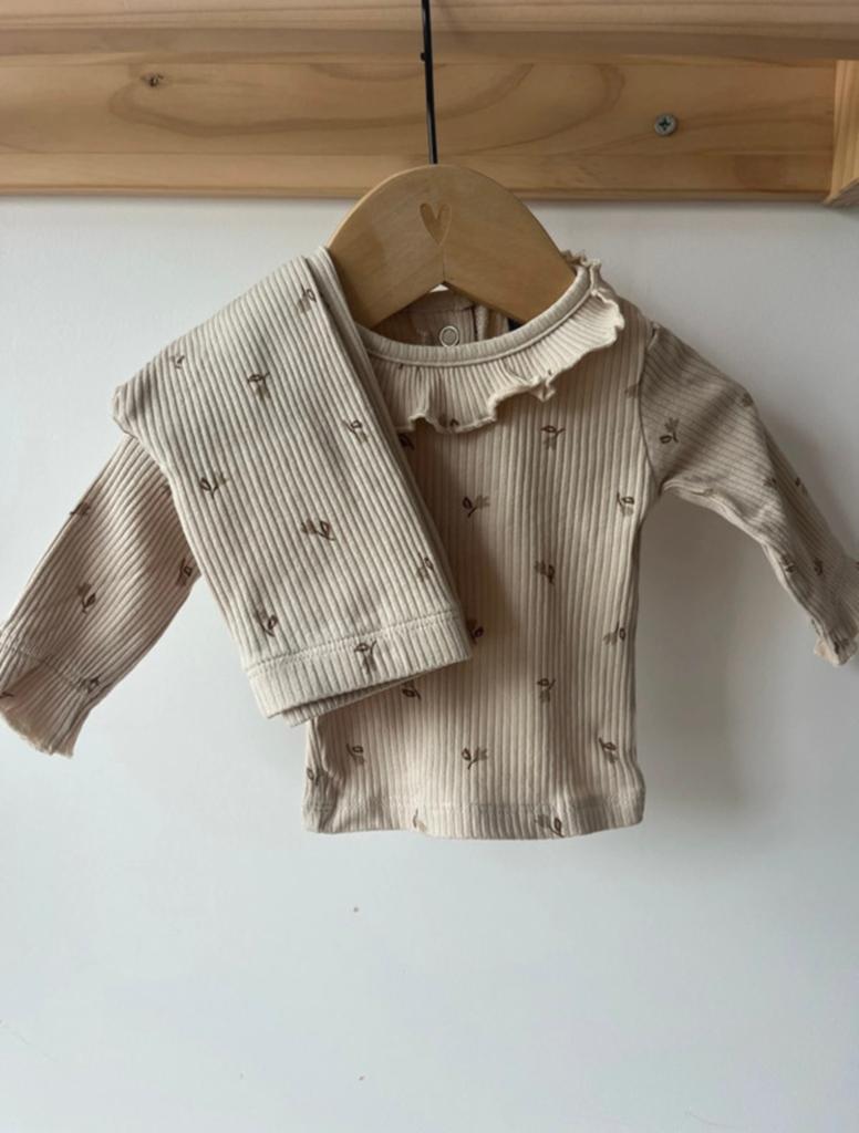Broekje + shirtje maat 50, Ophalen of Verzenden, Zo goed als nieuw, Jongetje of Meisje, Broekje
