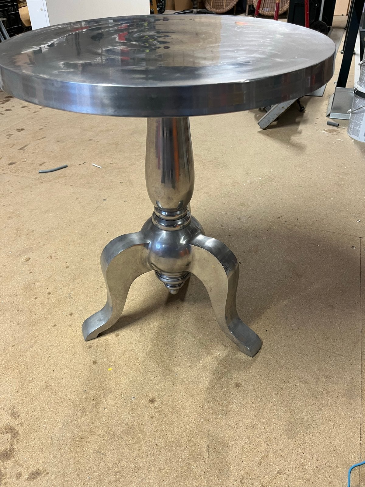 Mooie Bijzettafel/Plantentafel van Dik Aluminium, Gebruikt, Metaal of Aluminium, Rond, Ophalen of Verzenden
