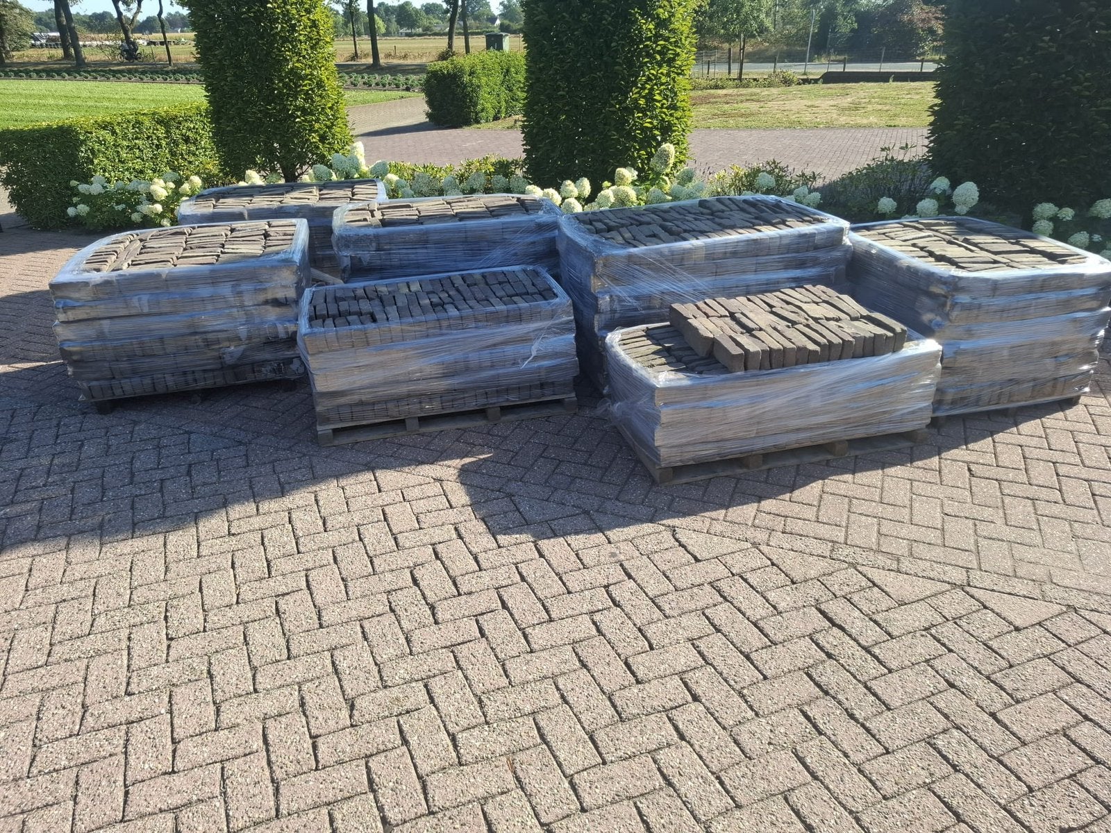 Ruim 40m² oud gebakken waaltjes, Tuin en Terras, Ophalen, Klinkers