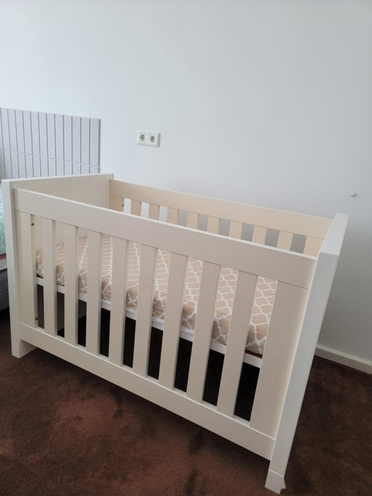 Kinderbed met matras, 120x60 cm, in goede staat, Kinderen en Baby's, Babywiegjes en Ledikanten, Ophalen of Verzenden, Gebruikt