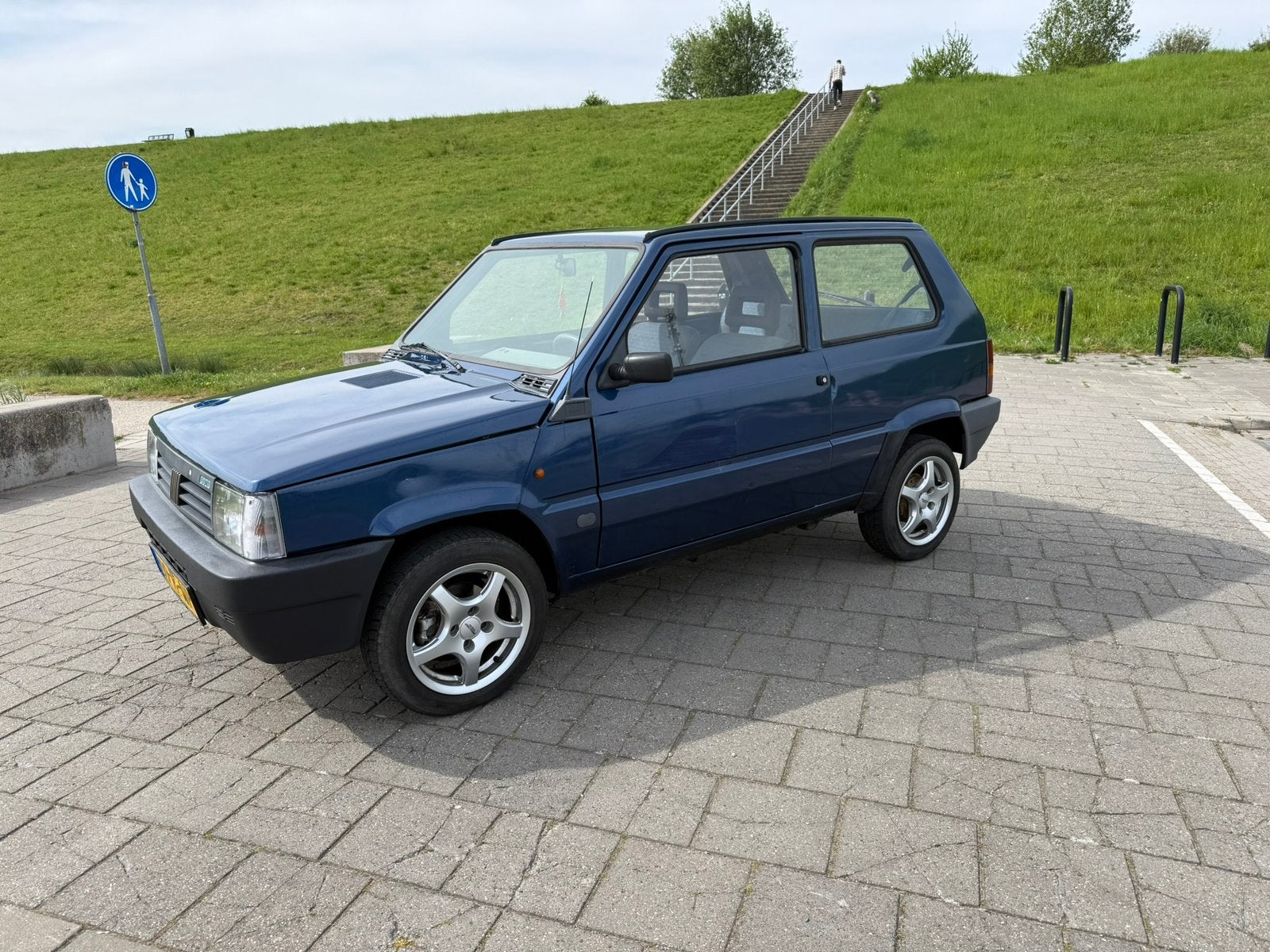 Fiat Panda 0.9 2000 blauw met apk nu ook voor 1750 euro, Auto's, Voorwielaandrijving, 15 km/l, 899 cc, Handgeschakeld