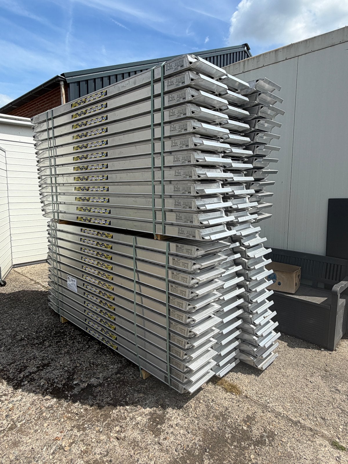 Nieuwe aluminium 240x30 oprijplaten 3500kg geschikt voo, Ophalen, Nieuw