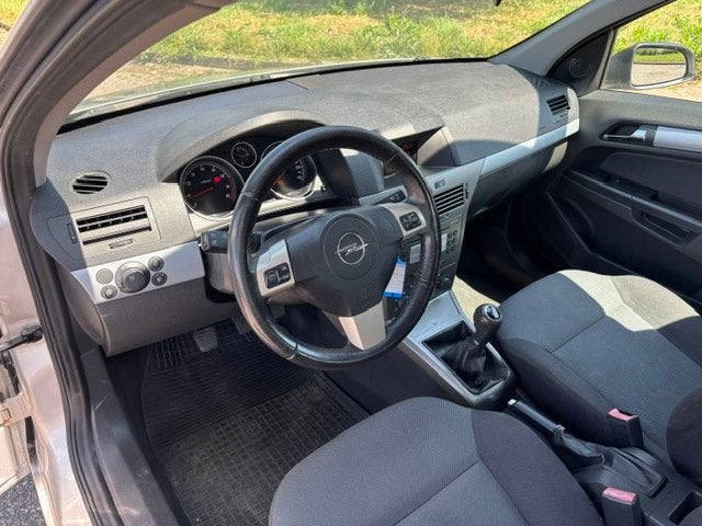 Opel Astra 1.4 Essentia 5-Drs Airco Elec. pakket Colorpakket, Auto's, Voorwielaandrijving, Dealer onderhouden, Stof, Gebruikt