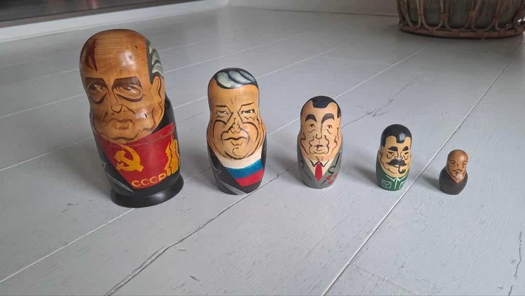 Houten Russische matroesjka-poppen, Verzamelen, Ophalen of Verzenden, Metaal of Blik, Overige thema's