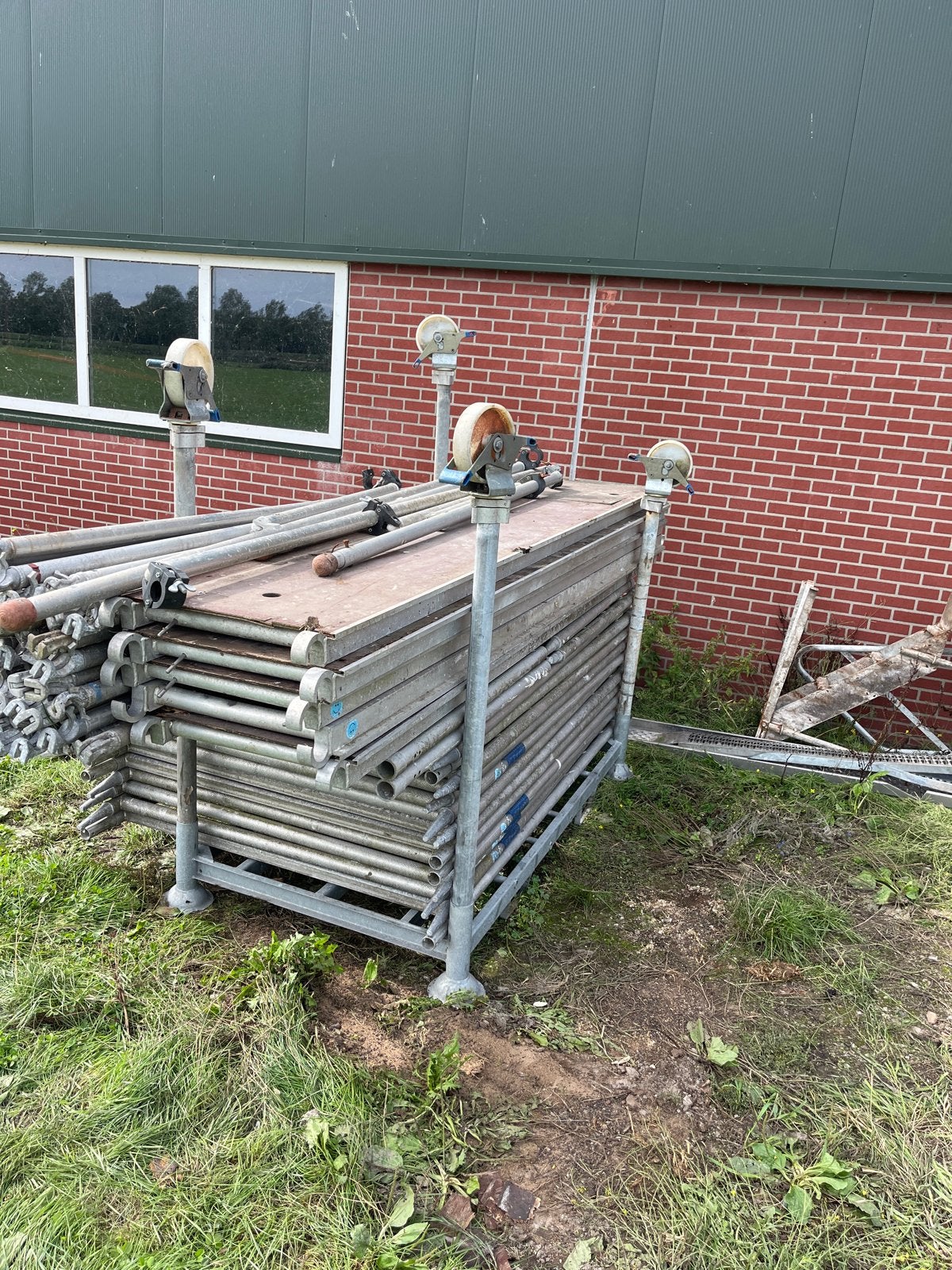 2x grote aluminium rolsteiger te koop, Doe-het-zelf en Verbouw, Ophalen, Gebruikt, Overige typen, 5 meter of hoger