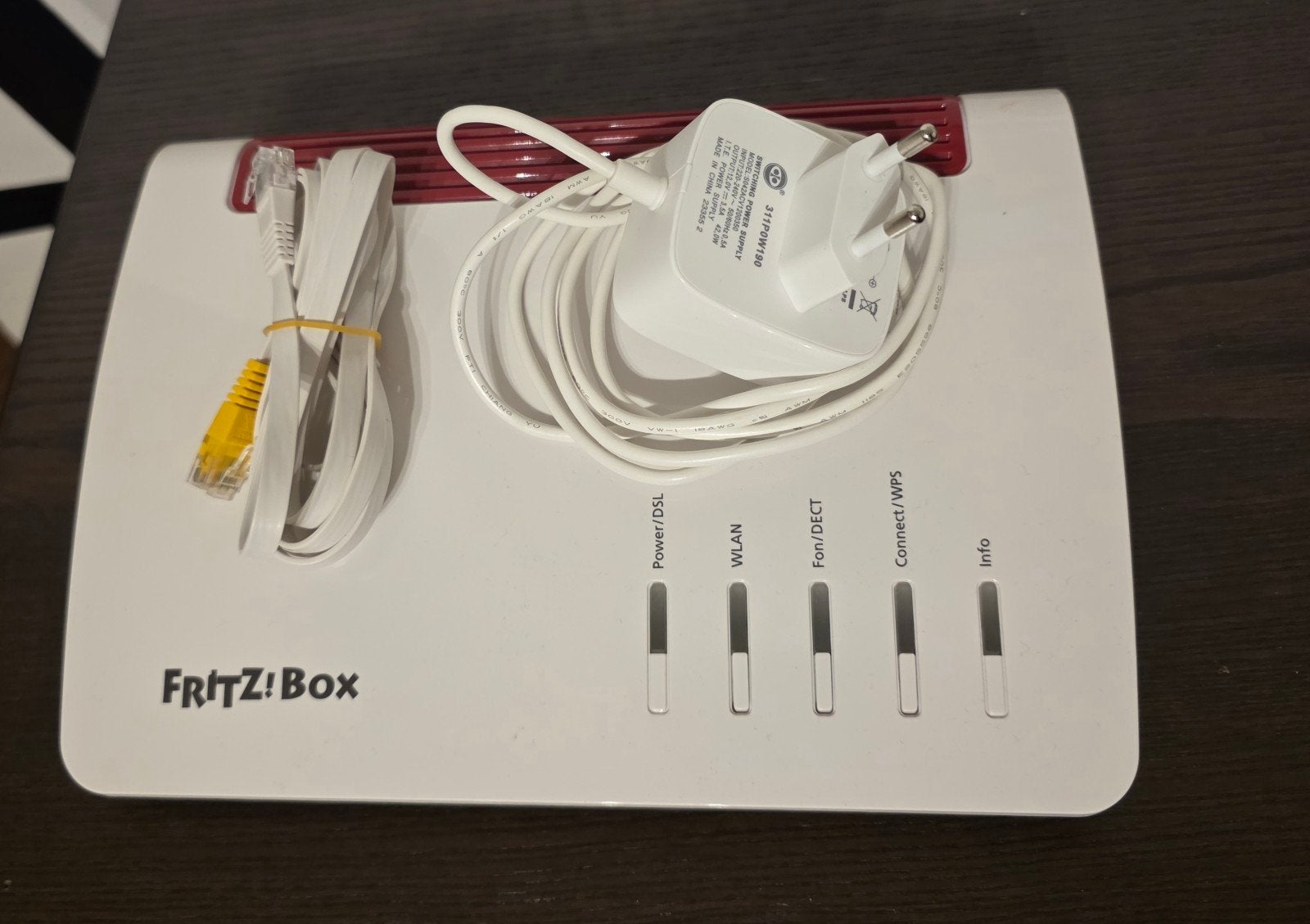 FRITZ!Box 7590 met toebehoren, Computers en Software, Ophalen of Verzenden, Gebruikt, Router met modem, FRITZ!Box
