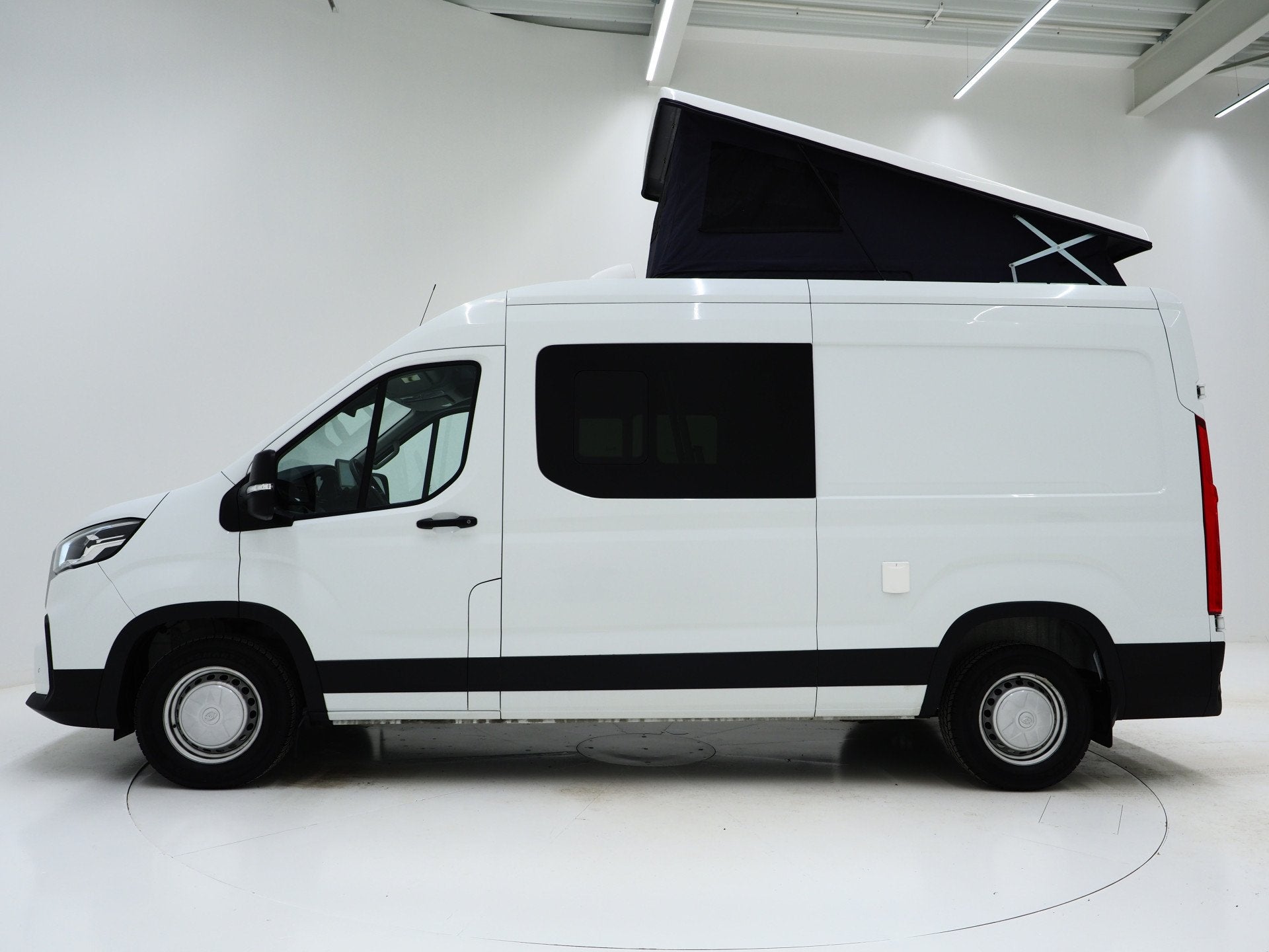 Maxus Deliver 9 2.0 CIT L3H2 Camper | Slaaphefdak | Gestoffe, Buscamper of Camperbus, Airconditioning, AutoUnit, Info@autounit.nl