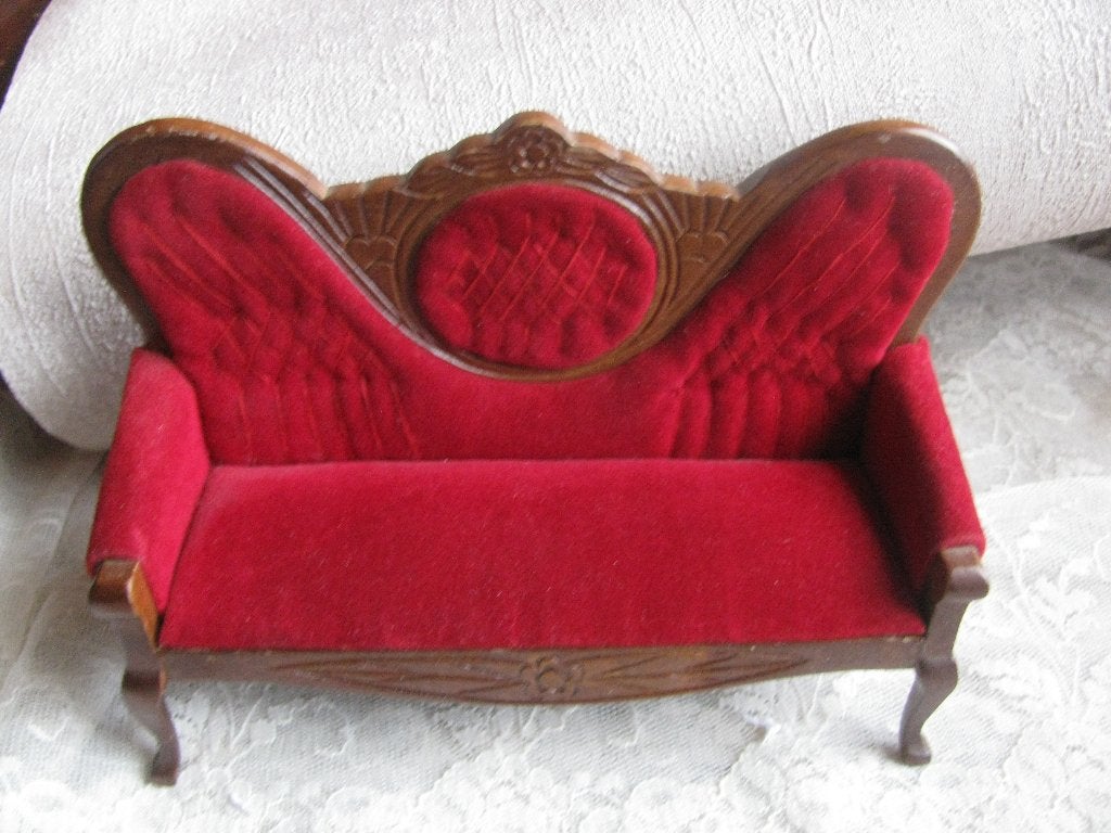 Vintage Miniatuur Victoriaanse Stijl Bank - Rood 13.5 x 9 cm, Verzenden, Gebruikt, Decoratie