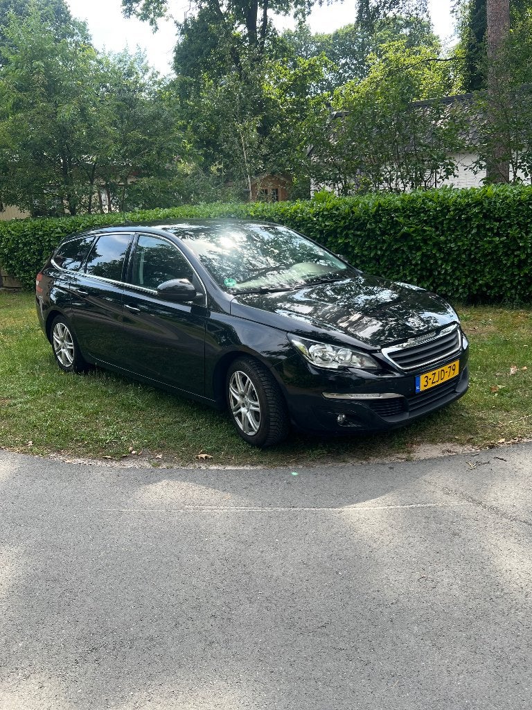 Peugeot 308 1.6 E-hdi 88 KW SW 2015 Zwart Lease Pack Euro 6, Auto's, Voorwielaandrijving, Stof, 4 cilinders, Zwart