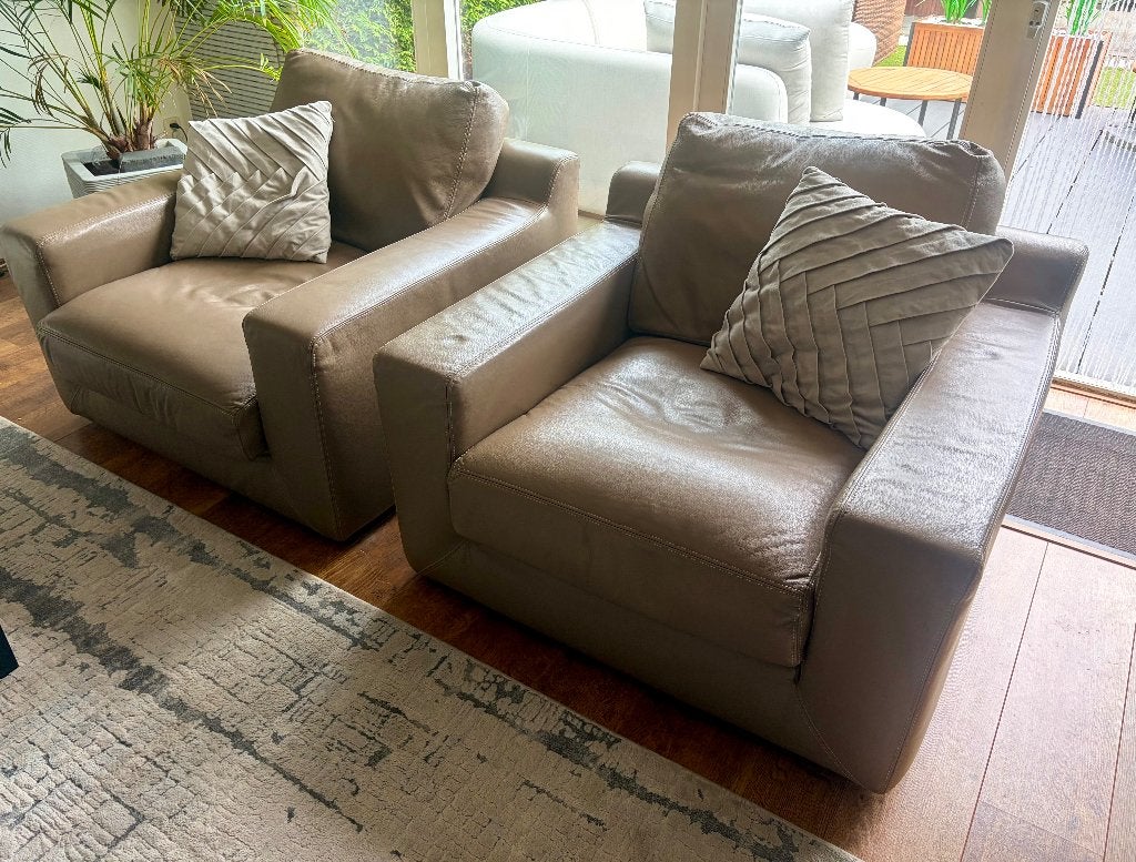 2 leren fauteuils (taupe kleurig), Huis en Inrichting, Ophalen, Gebruikt, 75 tot 100 cm, Leer